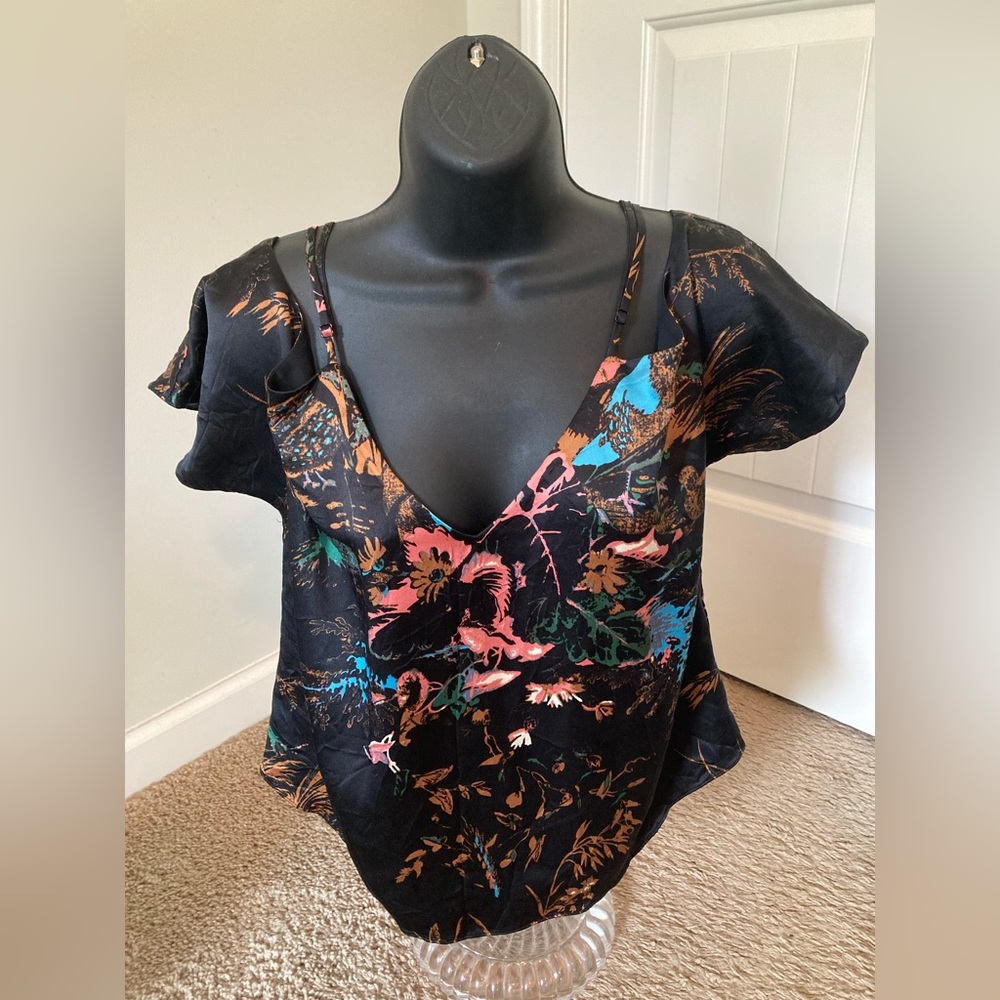 Wilfred Cold Shoulder Short Sleeve 100% Silk Crop Top. Size Small. - Picture 11 of 14